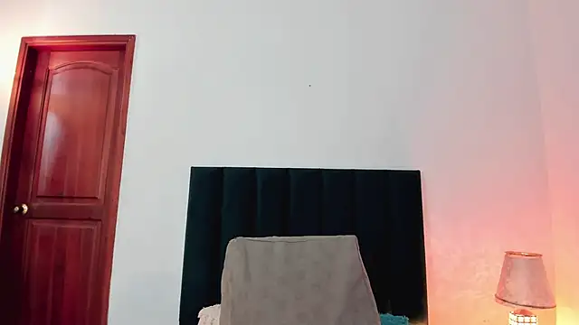 Nina Cavaali online show from 10, 1, 2025