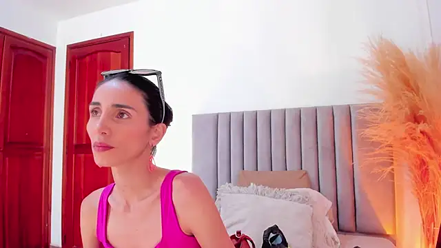 Nina Cavaali online show from 21, 1, 2025