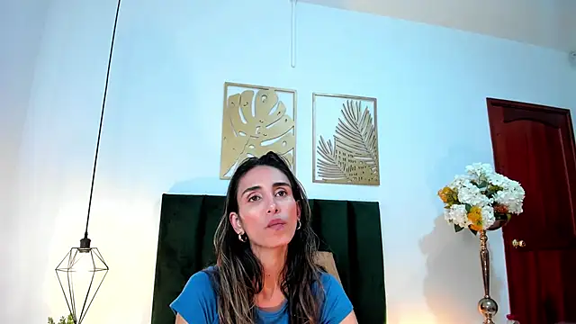 Nina Cavaali online show from 8, 2, 2025