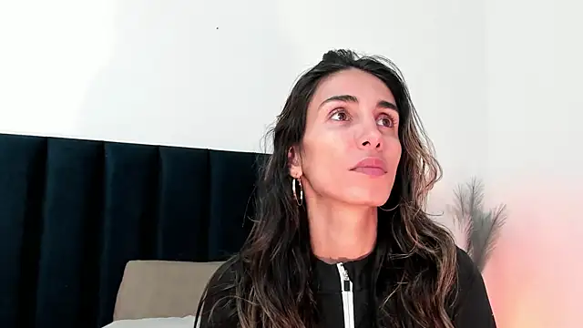 Nina Cavaali online show from 9, 2, 2025