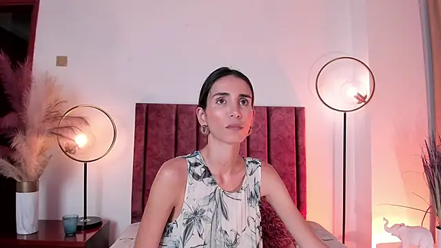 Nina Cavaali online show from 13, 2, 2025