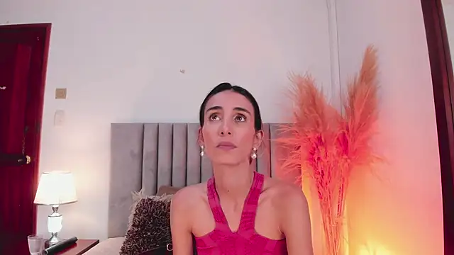 Nina Cavaali online show from 18, 2, 2025