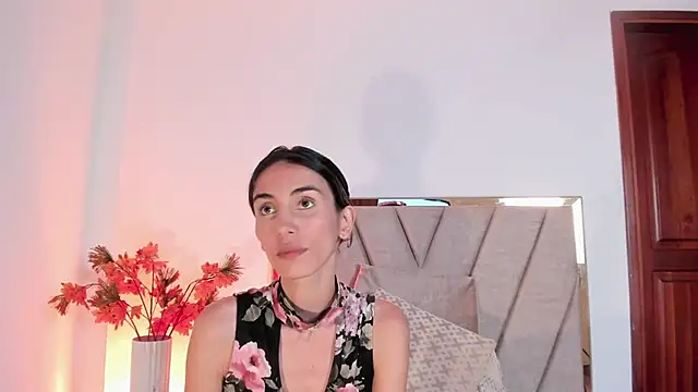 Nina Cavaali online show from 24, 2, 2025