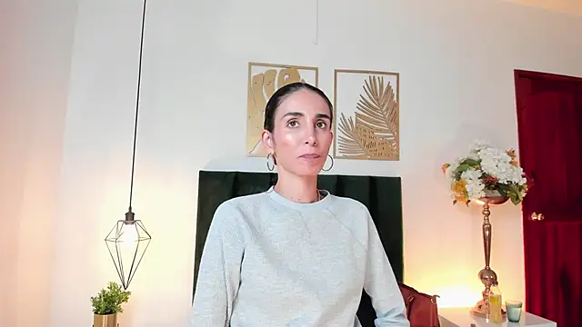 Nina Cavaali online show from 3, 3, 2025