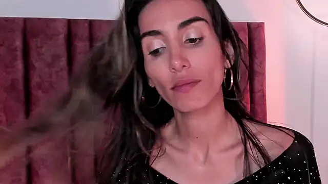 Nina Cavaali online show from 10, 3, 2025