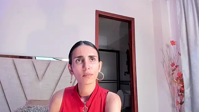 Nina Cavaali online show from 10, 11, 2025