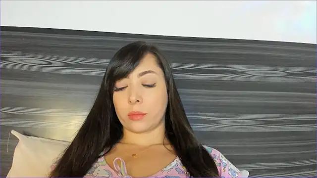 Mila  Paramo online show from 14, 1, 2026