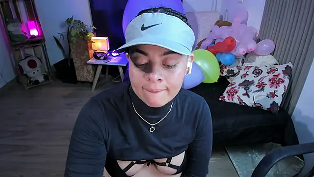 Cuttiealice online show from 19, 1, 2025