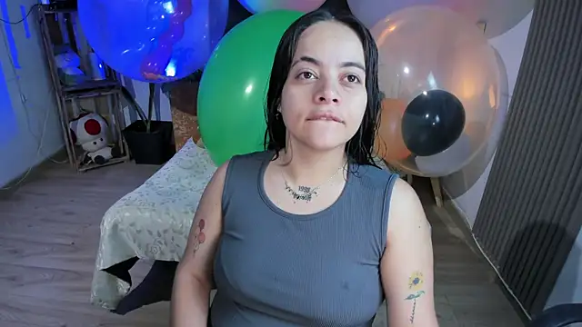 Cuttiealice online show from 25, 1, 2025