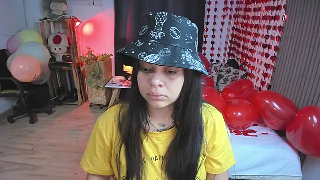 Cuttiealice online show from 15, 2, 2025