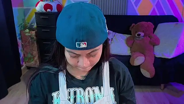 Cuttiealice online show from 19, 9, 2025