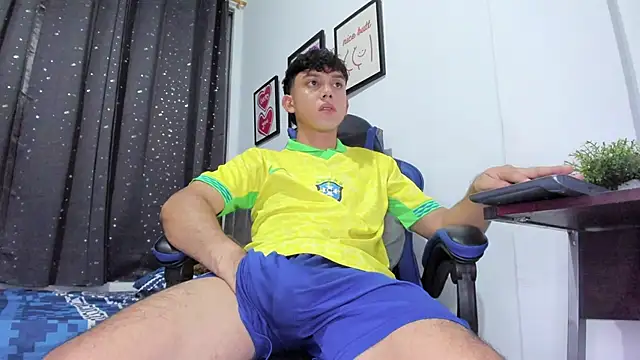 Snapshot of The_skinnyguys chatting on 23, 10, 2025 The skinnyguys online show from 23, 10, 2025