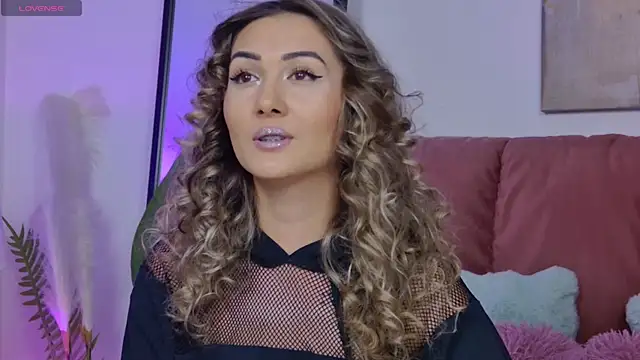 Snapshot of NicolLopeze chatting on 7, 11, 2025 NicolLopeze online show from 7, 11, 2025