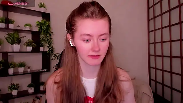 Snapshot of KateCuddle chatting on 27, 4, 2026 KateCuddle online show from 27, 4, 2026