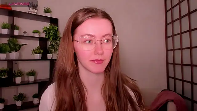 Snapshot of KateCuddle chatting on 14, 5, 2026 KateCuddle online show from 14, 5, 2026