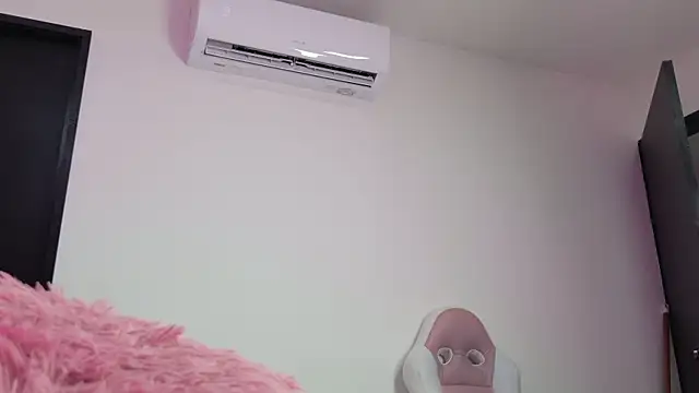 Snapshot of celeste_sea chatting on 4, 6, 2026 celeste sea online show from 4, 6, 2026