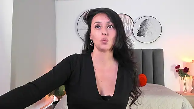 Snapshot of SaharaGarcia__ chatting on 19, 2, 2025 SaharaGarcia online show from 19, 2, 2025