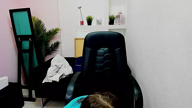 Snapshot of Persephoni chatting on 9, 2, 2025 Persephoni online show from 9, 2, 2025