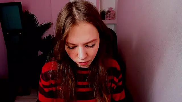 Snapshot of Persephoni chatting on 8, 3, 2025 Persephoni online show from 8, 3, 2025