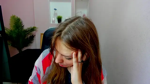 Snapshot of Persephoni chatting on 12, 9, 2025 Persephoni online show from 12, 9, 2025