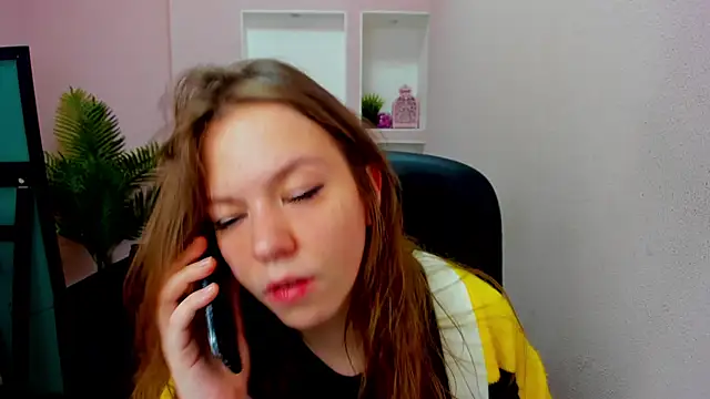 Snapshot of Persephoni chatting on 16, 9, 2025 Persephoni online show from 16, 9, 2025