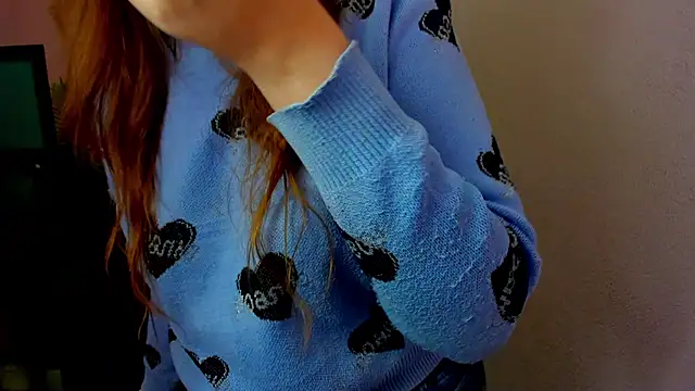 Snapshot of Persephoni chatting on 2, 11, 2025 Persephoni online show from 2, 11, 2025