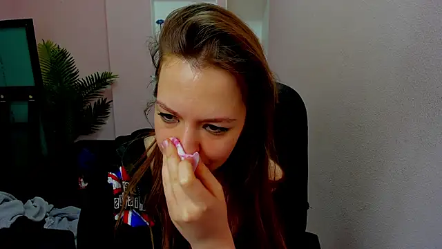 Snapshot of Persephoni chatting on 3, 11, 2025 Persephoni online show from 3, 11, 2025