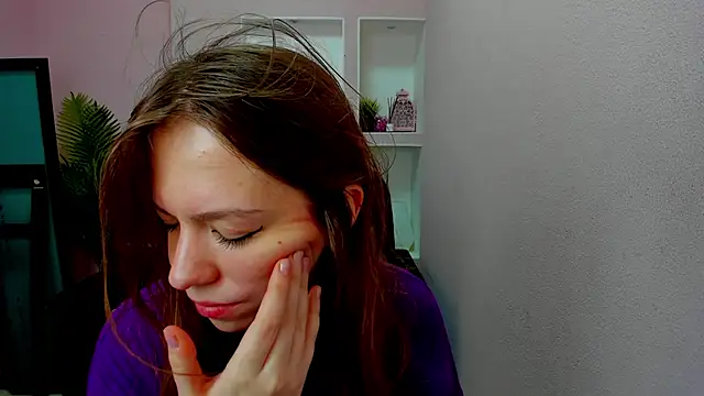 Snapshot of Persephoni chatting on 11, 11, 2025 Persephoni online show from 11, 11, 2025