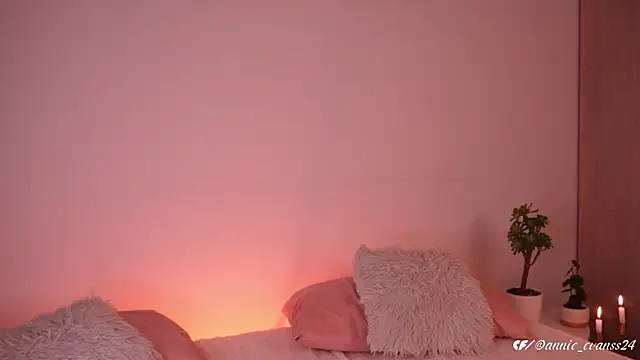 Snapshot of annie24_evans chatting on 19, 3, 2025 annie24 evans online show from 19, 3, 2025