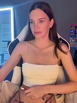 Snapshot of julia_fly chatting on 10, 10, 2025 julia fly online show from 10, 10, 2025