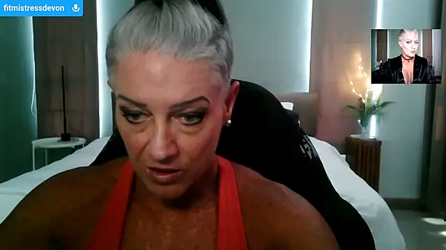 Snapshot of Devon2020 chatting on 29, 4, 2026 Devon2020 online show from 29, 4, 2026