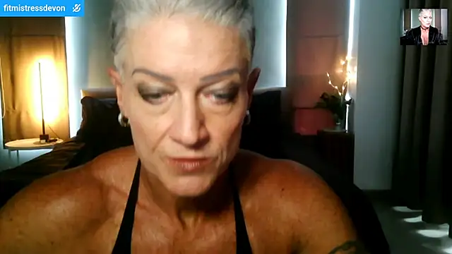 Snapshot of Devon2020 chatting on 11, 5, 2026 Devon2020 online show from 11, 5, 2026