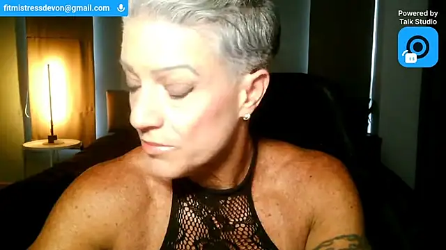 Snapshot of Devon2020 chatting on 5, 6, 2026 Devon2020 online show from 5, 6, 2026