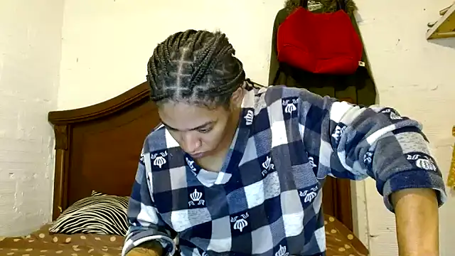 angelamarie1 online show from 13, 4, 2026