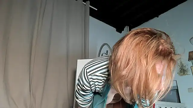 Snapshot of Lola_Belgium chatting on 4, 2, 2025 Lola Belgium online show from 4, 2, 2025