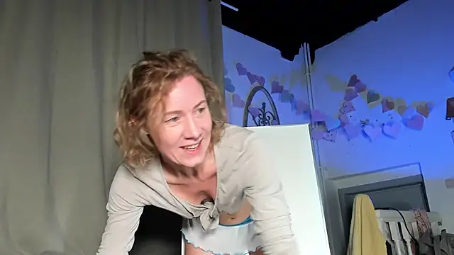 Snapshot of Lola_Belgium chatting on 17, 2, 2025 Lola Belgium online show from 17, 2, 2025