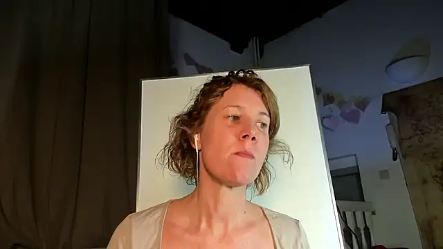 Snapshot of Lola_Belgium chatting on 8, 3, 2025 Lola Belgium online show from 8, 3, 2025