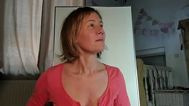 Snapshot of Lola_Belgium chatting on 16, 3, 2025 Lola Belgium online show from 16, 3, 2025