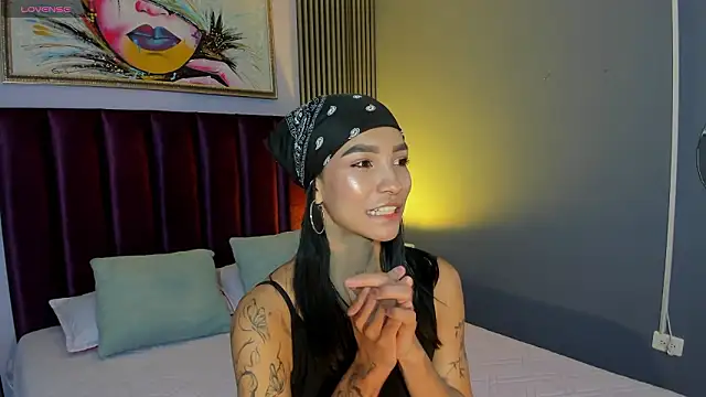 LauraAristizabal online show from 27, 3, 2026