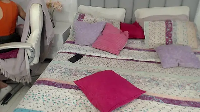 Snapshot of X6uldv8xdollxxx chatting on 13, 11, 2025 X6uldv8xdollxxx online show from 13, 11, 2025