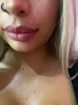Snapshot of perla_kem_ chatting on 11, 12, 2024 perla kem  online show from 11, 12, 2024