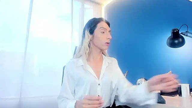 Victoria Badgal  online show from 17, 11, 2025