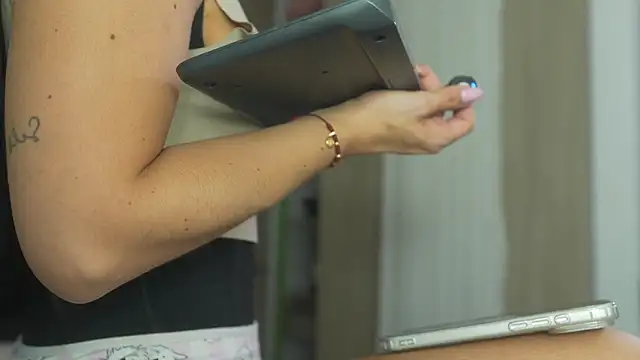 sarah hiill online show from 21, 4, 2026