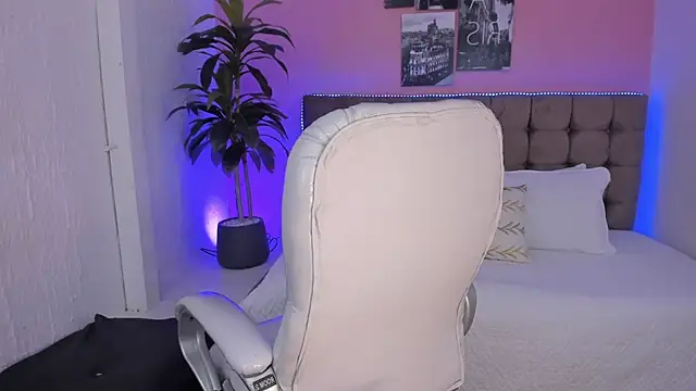 Snapshot of Stefhanyblow chatting on 12, 3, 2025 Stefhanyblow online show from 12, 3, 2025