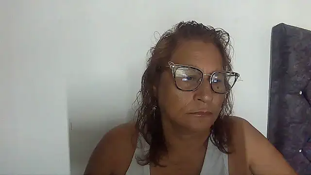 Snapshot of charrysexy1 chatting on 4, 11, 2025 charrysexy1 online show from 4, 11, 2025