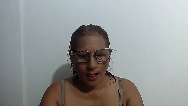 Snapshot of charrysexy1 chatting on 29, 11, 2025 charrysexy1 online show from 29, 11, 2025