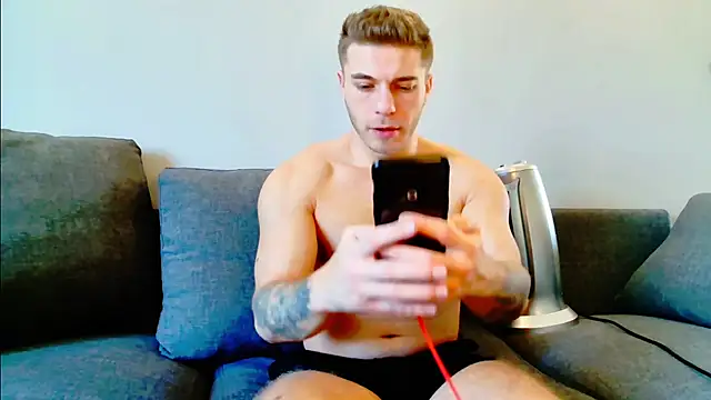 Snapshot of Elkafit28 chatting on 14, 2, 2025 Elkafit28 online show from 14, 2, 2025