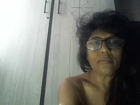 Snapshot of MsAttitude chatting on 16, 12, 2025 MsAttitude online show from 16, 12, 2025