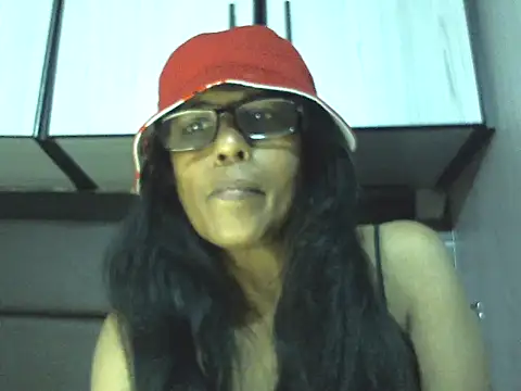Snapshot of MsAttitude chatting on 28, 4, 2026 MsAttitude online show from 28, 4, 2026