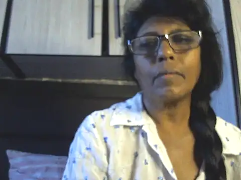 Snapshot of MsAttitude chatting on 4, 5, 2026 MsAttitude online show from 4, 5, 2026